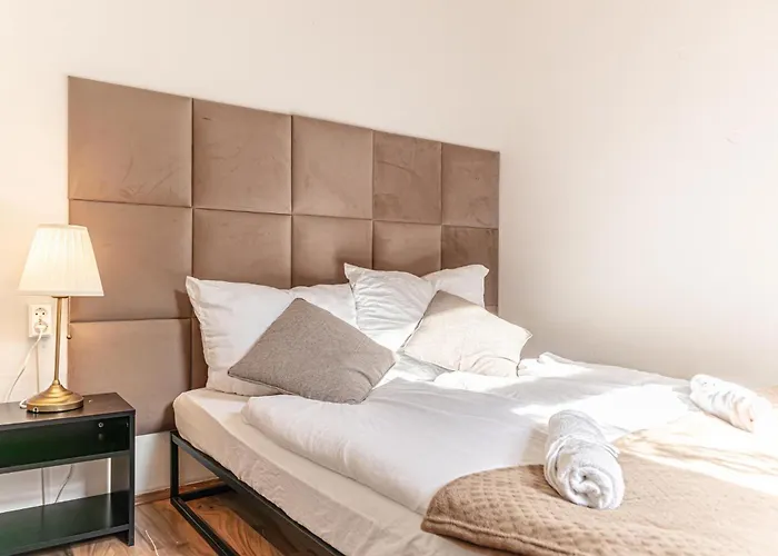Lovely 2br Apartment, Near U6 Schoepfwerk Wenen