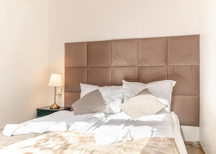 Lovely 2br Apartment, Near U6 Schoepfwerk * Wenen