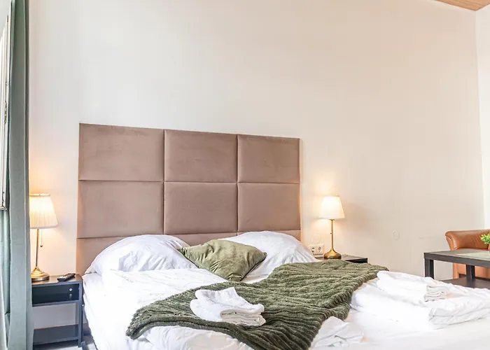 Lovely 2br Apartment, Near U6 Schoepfwerk Appartement *