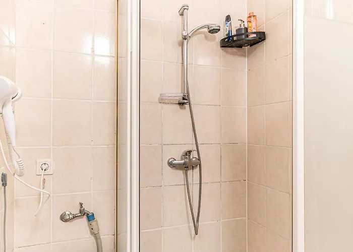 Lovely 2br Apartment, Near U6 Schoepfwerk *